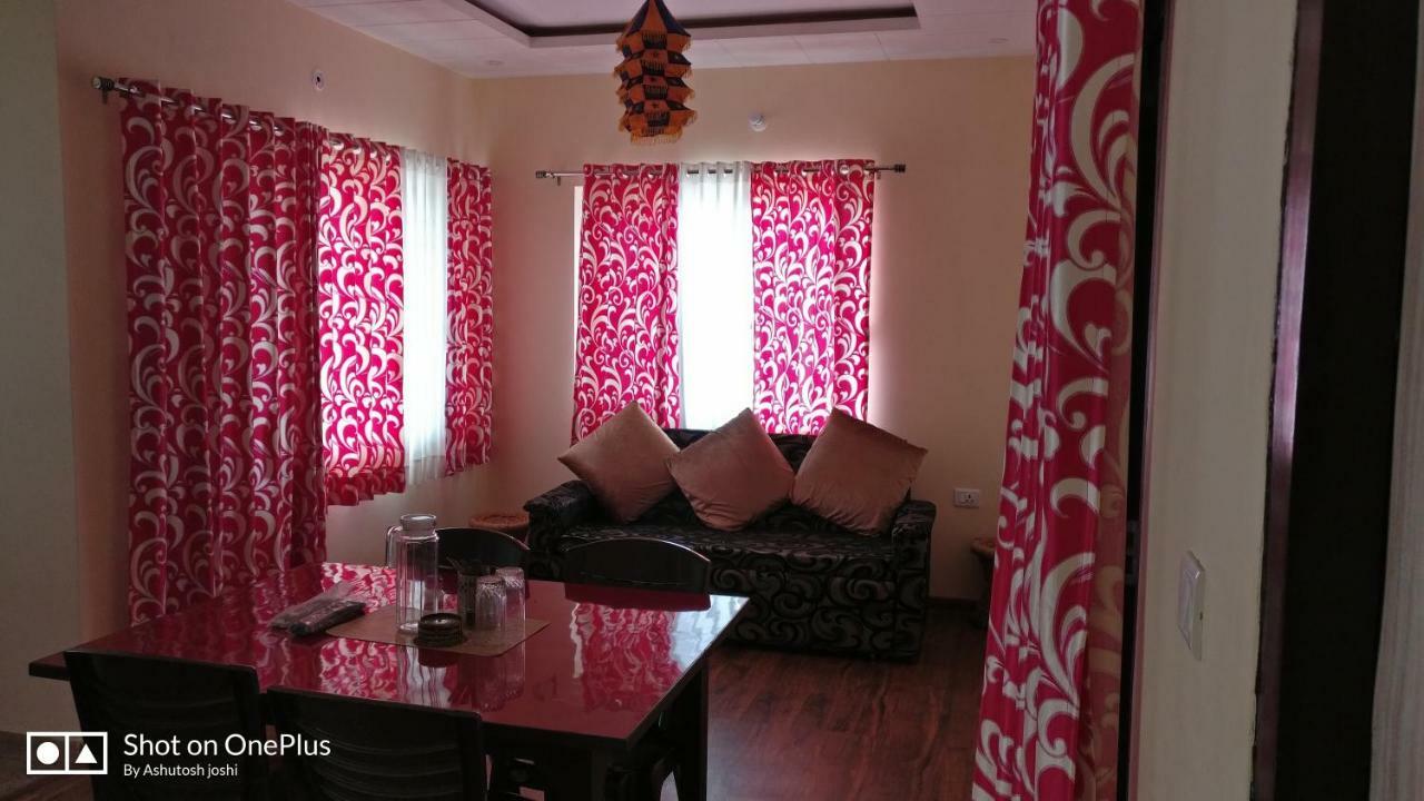 Green Roof Hotel ไนนิตาล ภายนอก รูปภาพ