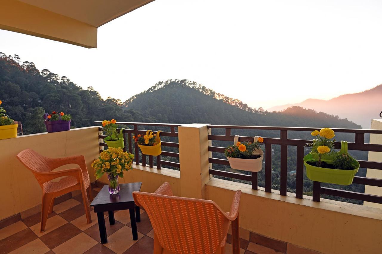 Green Roof Hotel ไนนิตาล ภายนอก รูปภาพ