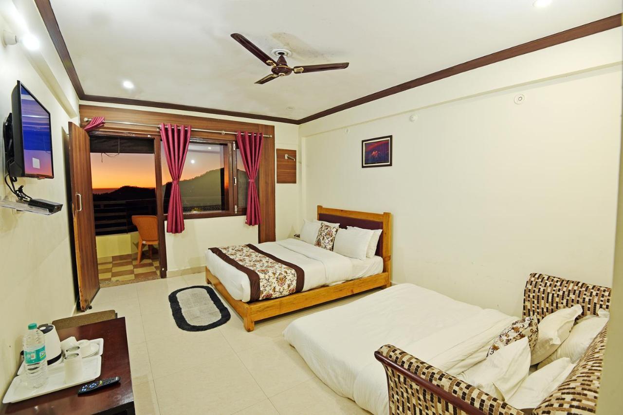 Green Roof Hotel ไนนิตาล ภายนอก รูปภาพ