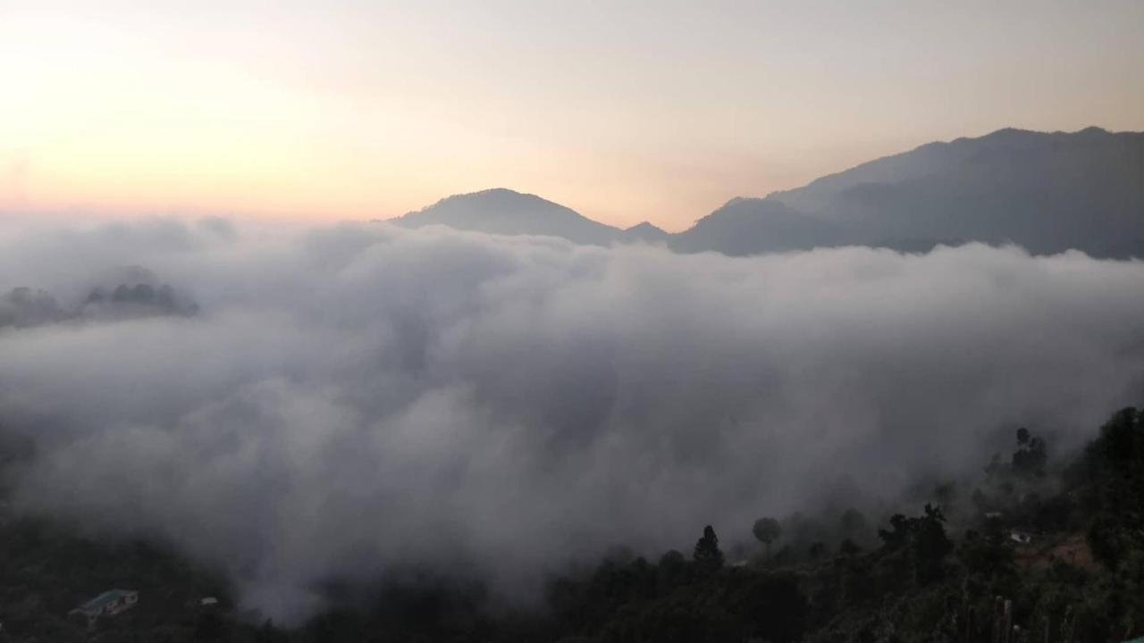 Green Roof Hotel ไนนิตาล ภายนอก รูปภาพ